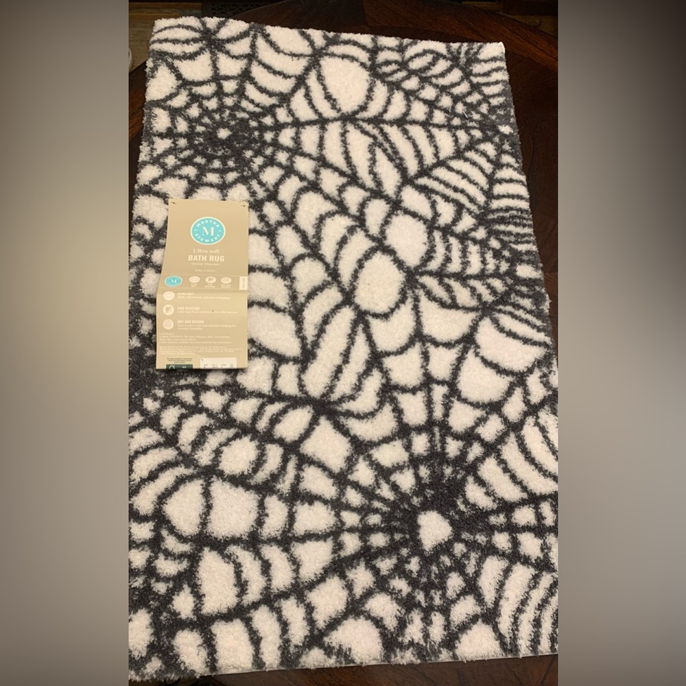 Spiderweb Bath Rug